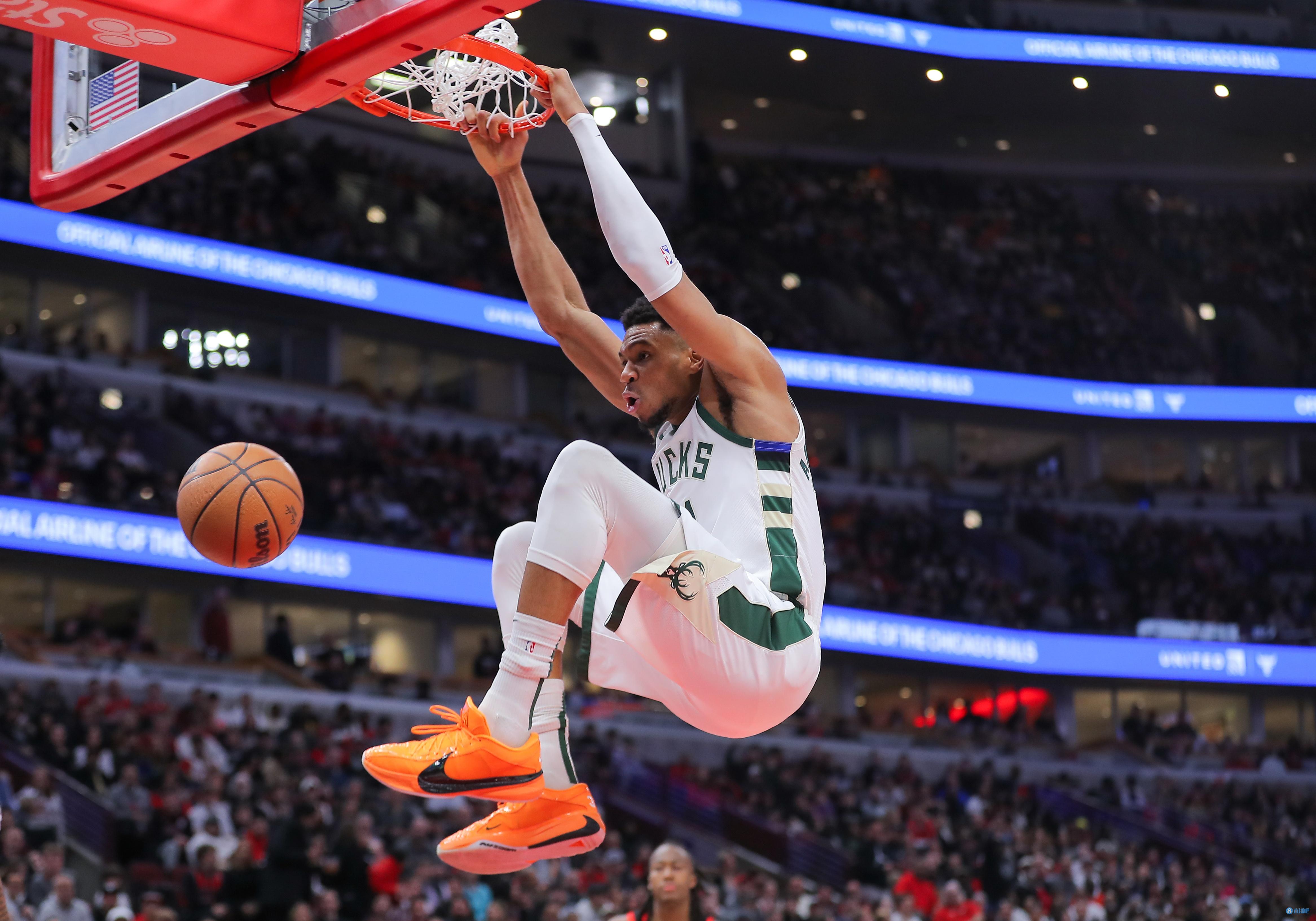 玩加竞技-包含字母哥迎来三赛季高光表现，西班牙队球迷沸腾！的词条