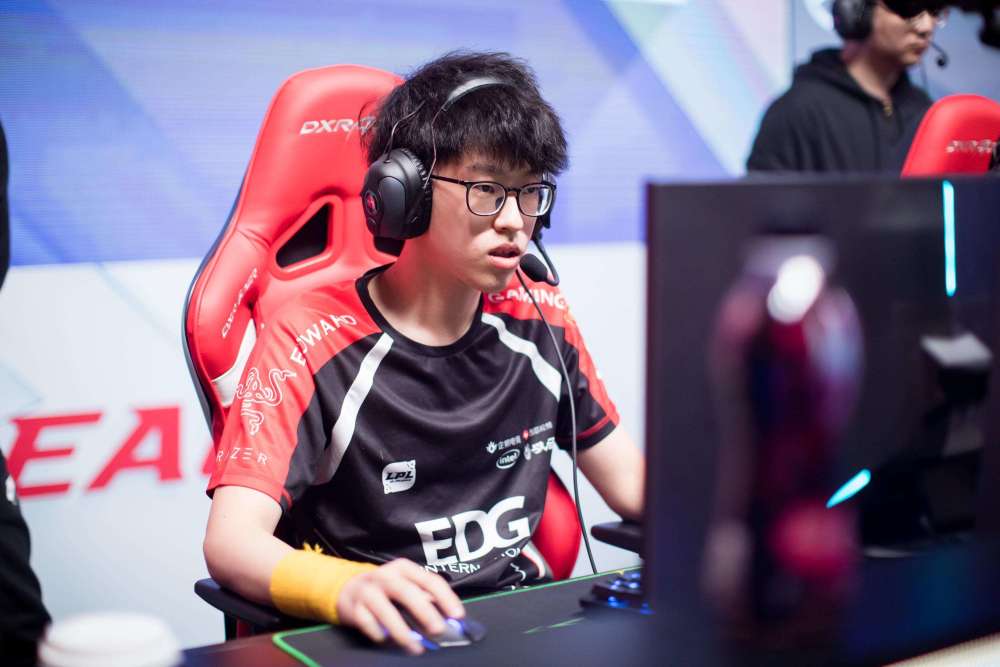 玩加电竞-包含Scout赛事官方发布绝杀新规，G2争议不断！的词条